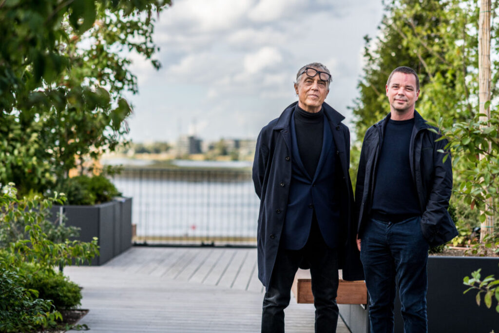 Foto van Stefan Paeleman samen met architect Stefano Boeri op het dak van Palazzo Verde